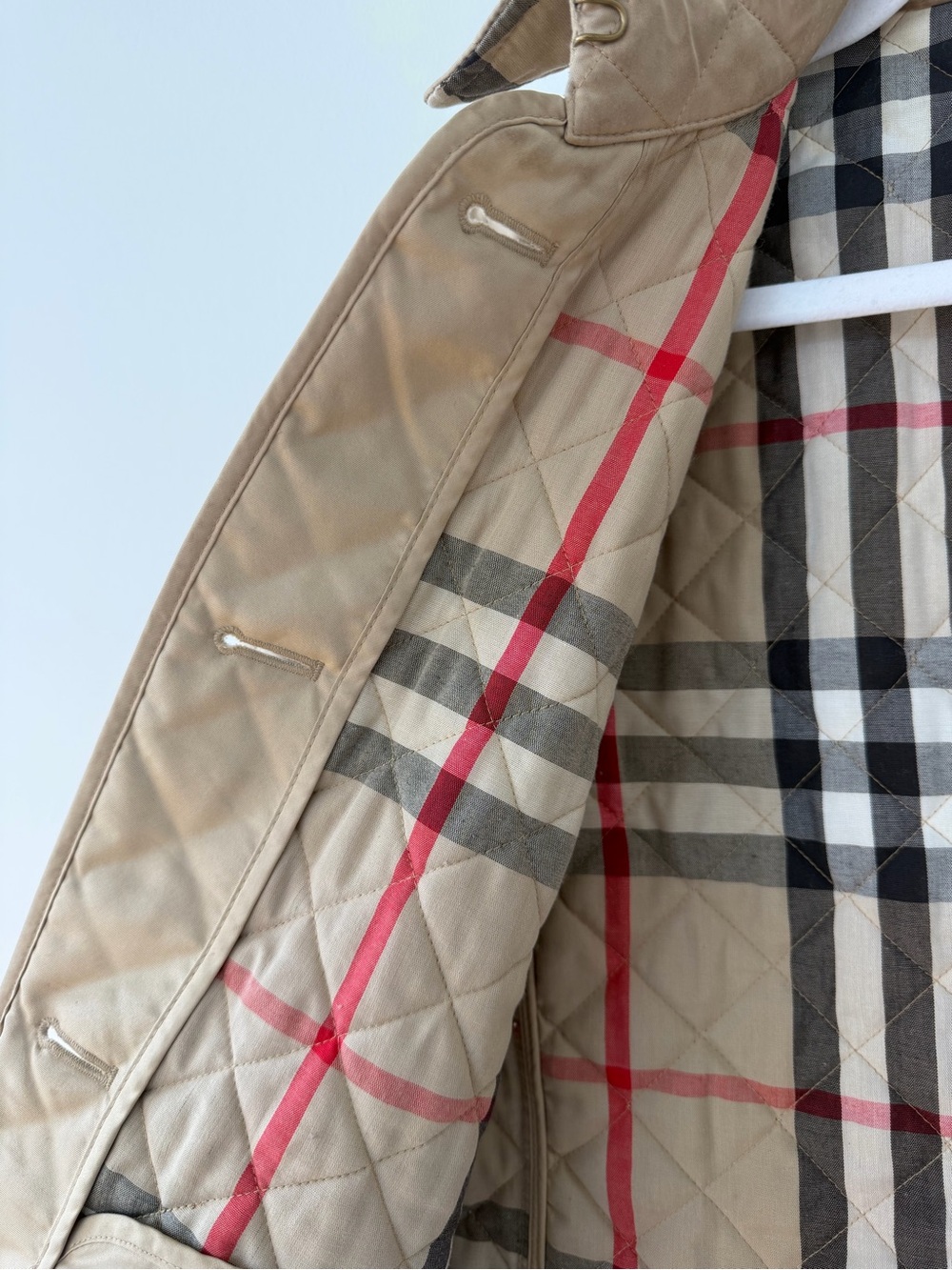 Burberry Quilted Beige Puffer Jacket - Picture 4 of 7